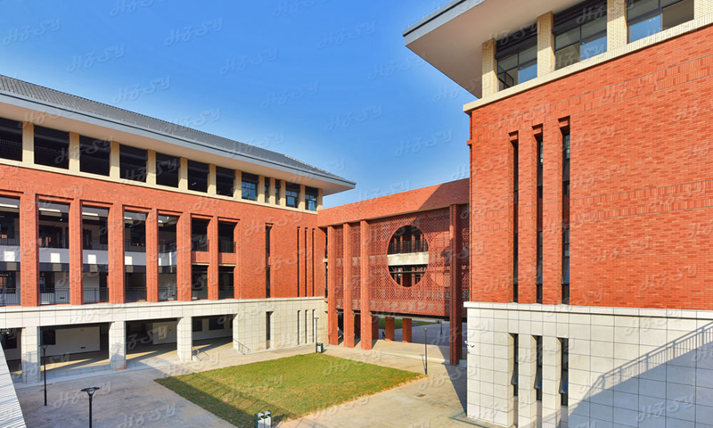 开学季，，，，，，，AG真人国际助力一波校园上新